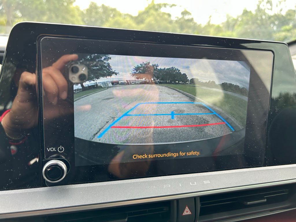 Thumbnail: 2024 Toyota Prius Prime - 26