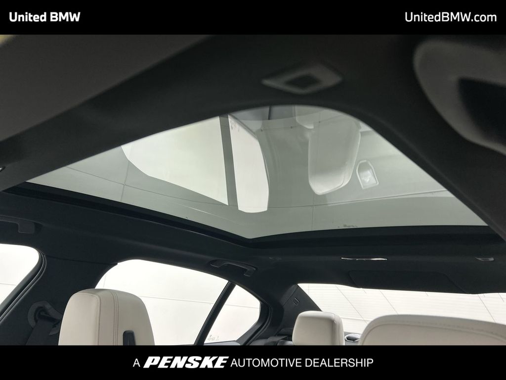 Thumbnail: 2026 BMW 5 Series - 20