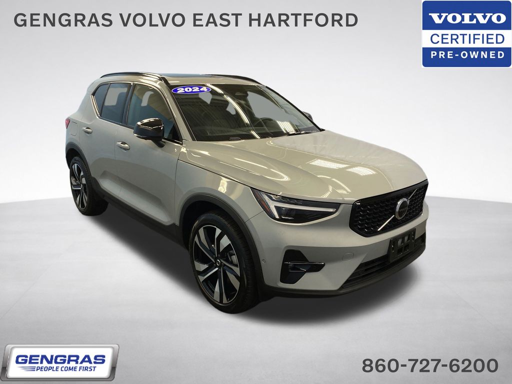 Vapor Gray Metallic 2024 Volvo XC40 B5 Ultimate Dark Theme AWD SUV / Crossover All-Wheel Drive Automatic