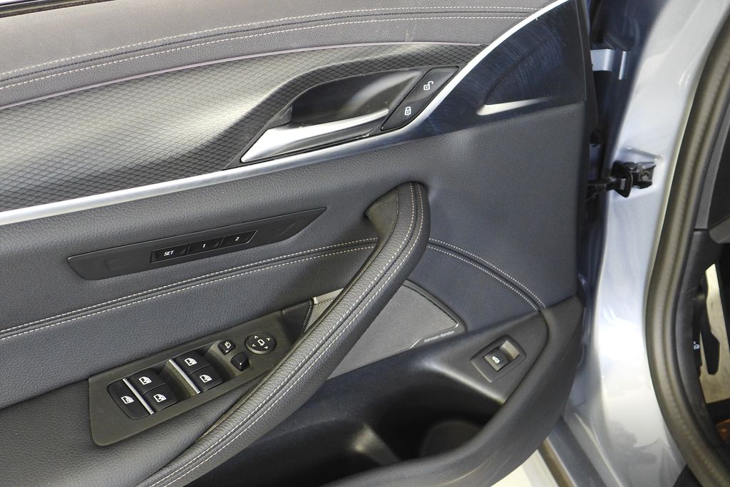 Thumbnail: 2023 BMW 5 Series - 12