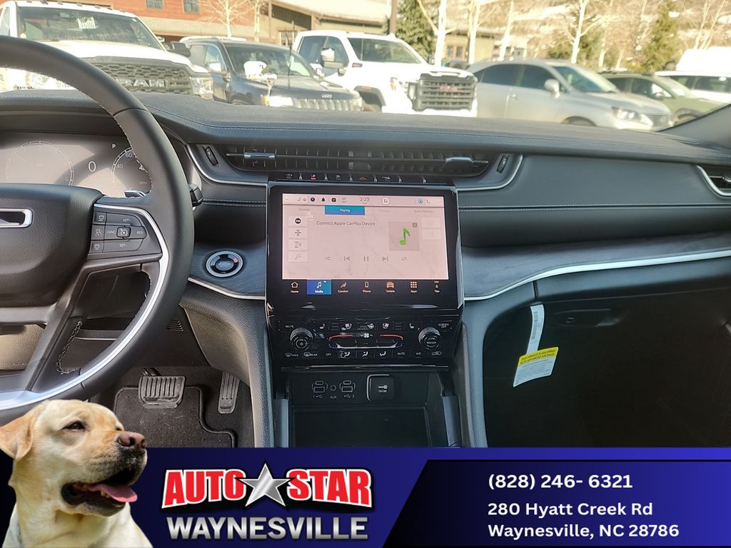 new 2025 Jeep Grand Cherokee car, priced at $47,990