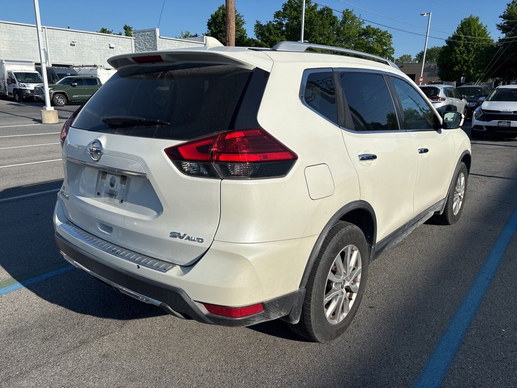 2017 Nissan Rogue — photo 8