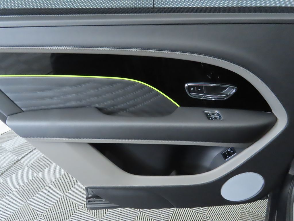 Thumbnail: 2023 Bentley Bentayga - 27