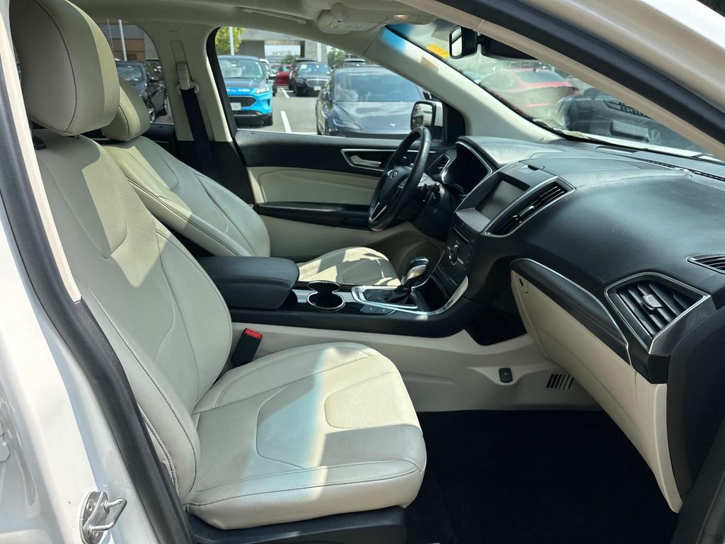 Thumbnail: 2015 Ford Edge - 23