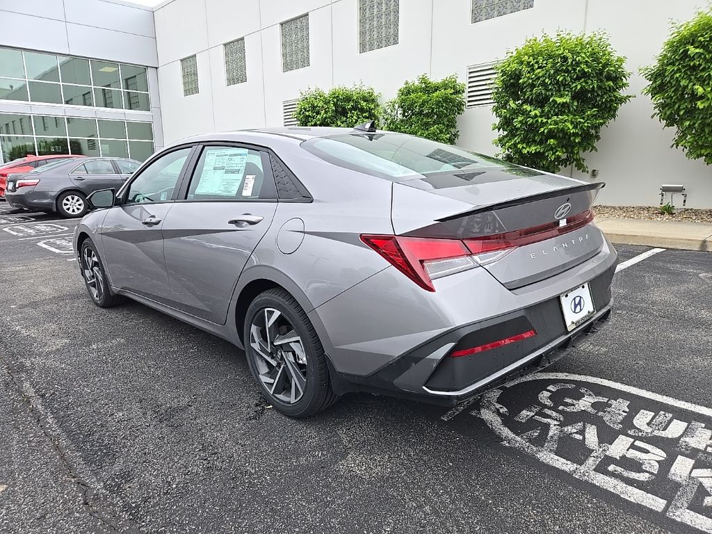 2025 Hyundai Elantra Sport 6