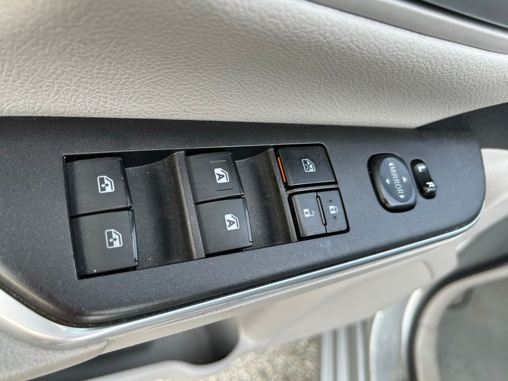 Thumbnail: 2017 Toyota Camry - 17