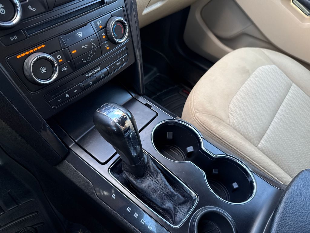 2017 Ford Explorer Base photo 17