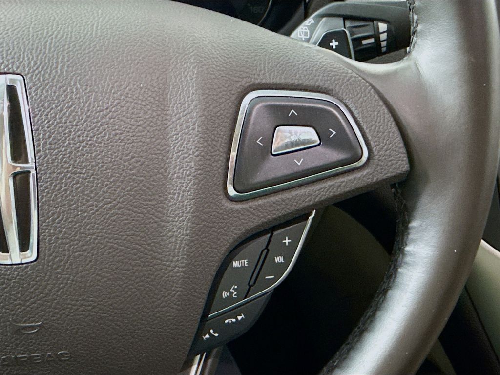 Thumbnail: 2017 Lincoln MKC - 12