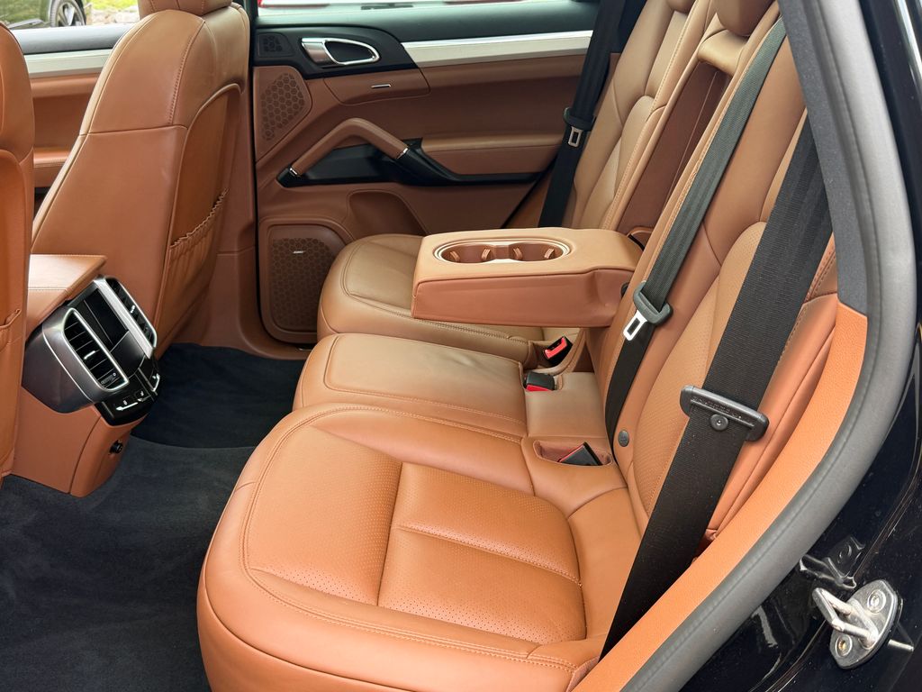 Thumbnail: 2017 Porsche Cayenne - 14