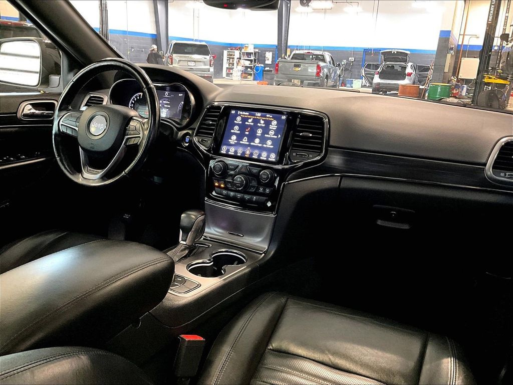 2020 Jeep Grand Cherokee — photo 14