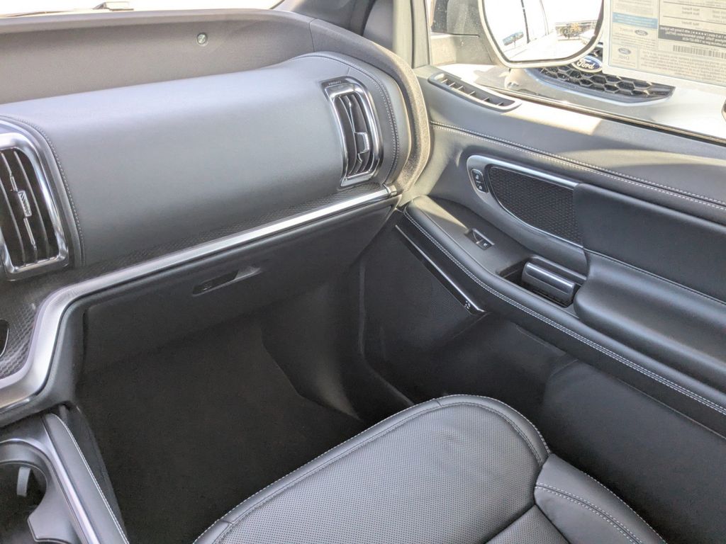 2025 Ford Expedition Platinum MAX