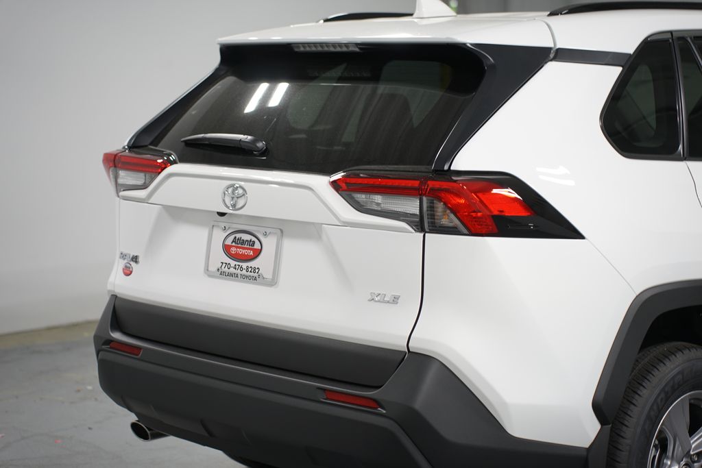 2025 Toyota RAV4 XLE 9