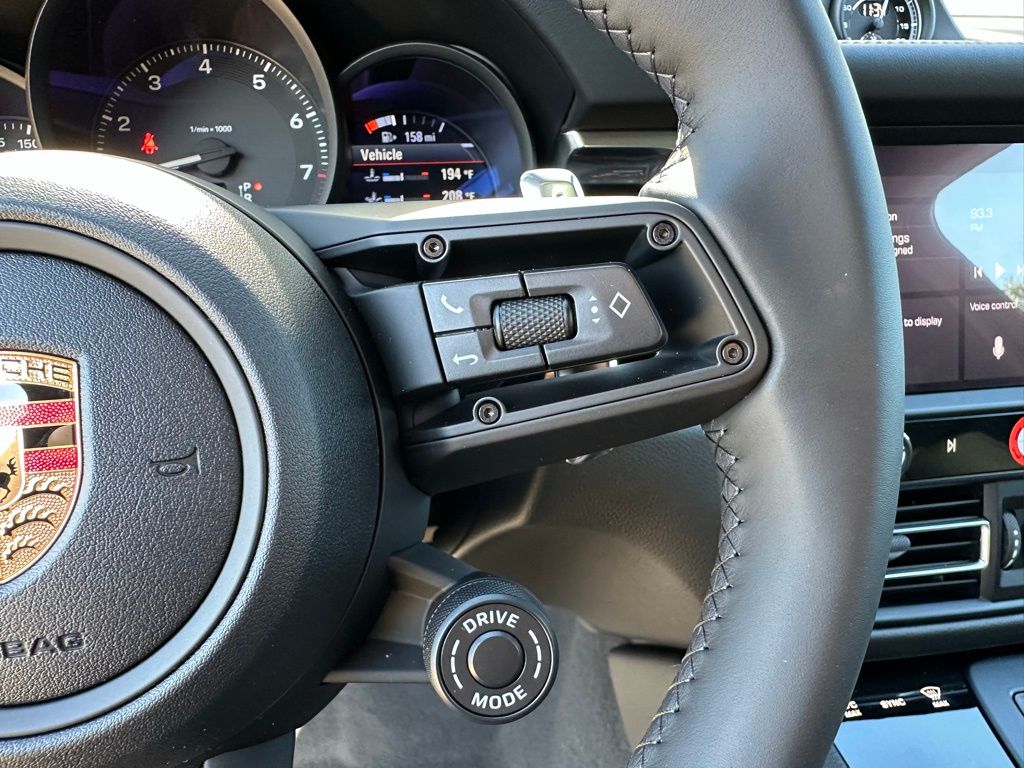 Thumbnail: 2026 Porsche Macan - 15