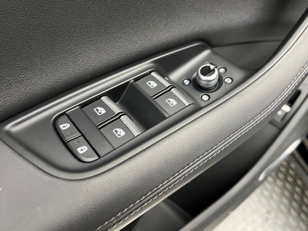 Thumbnail: 2023 Audi Q7 - 29