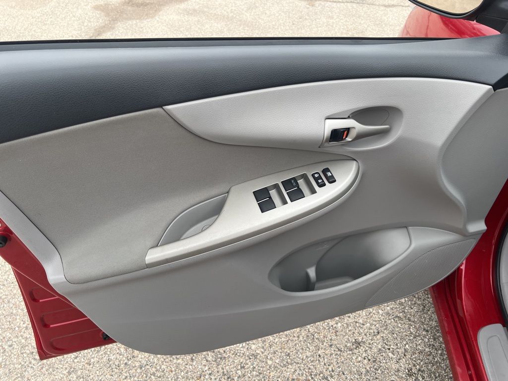 2013 Toyota Corolla L photo
