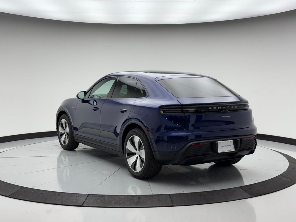 Thumbnail: 2025 Porsche Macan - 3