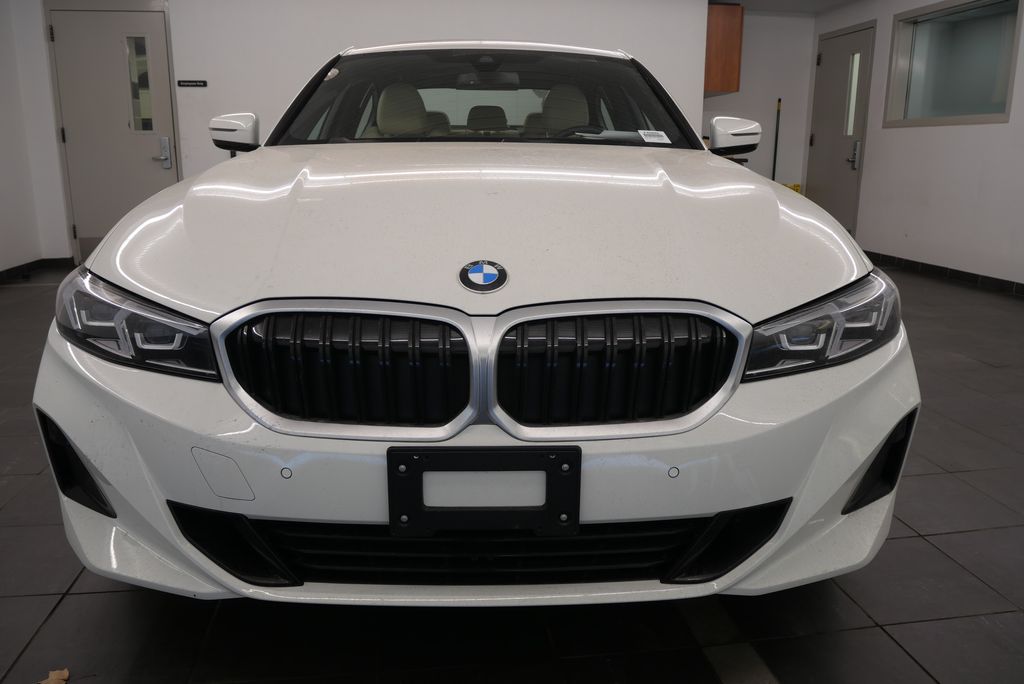 2023 BMW 3 Series 330i 9