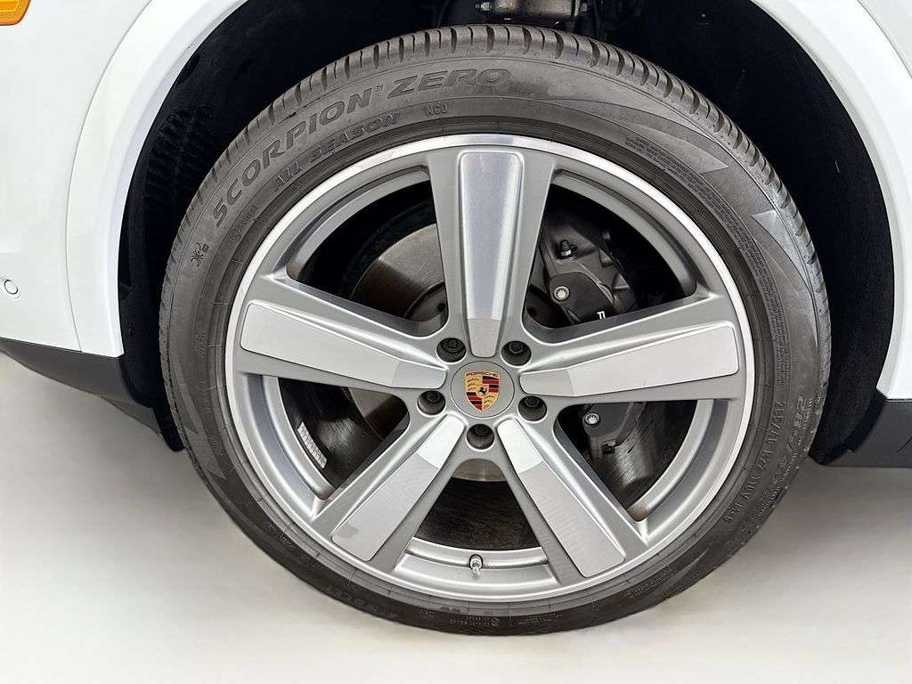 Thumbnail: 2025 Porsche Cayenne - 31