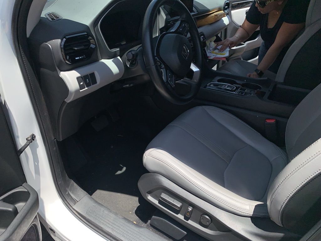 2024 Honda Pilot EX-L 4