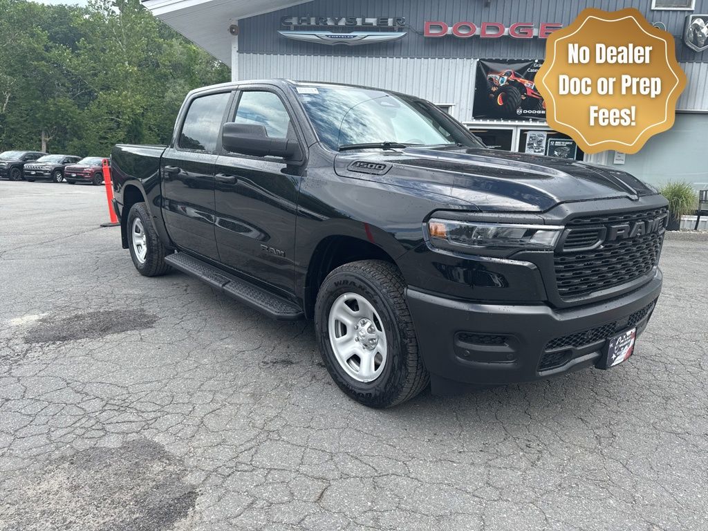 Diamond Black Crystal Pearlcoat 2026 RAM 1500 Pickup Truck Four-Wheel Drive 8-Speed Automatic