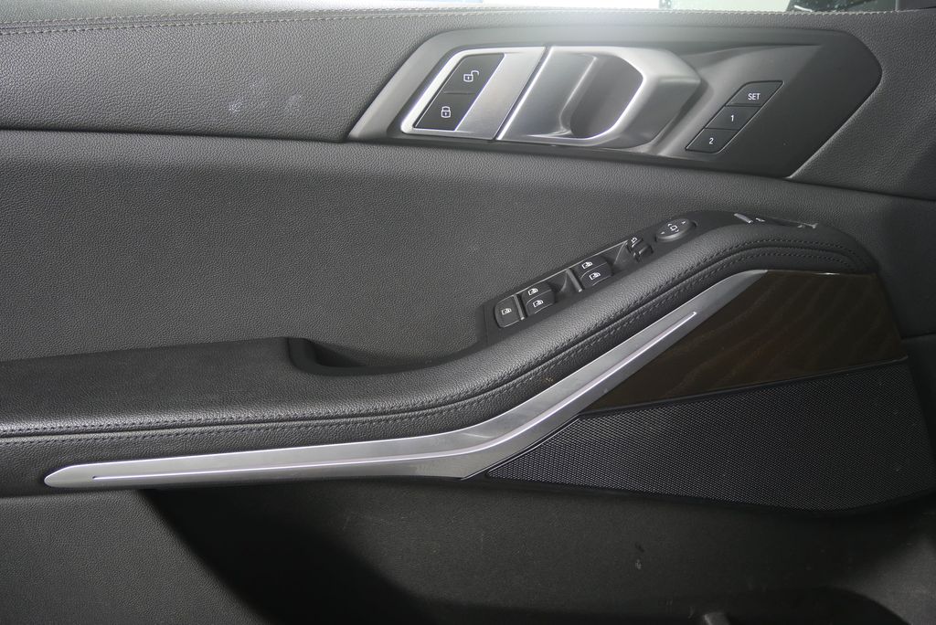 Thumbnail: 2022 BMW X5 - 8