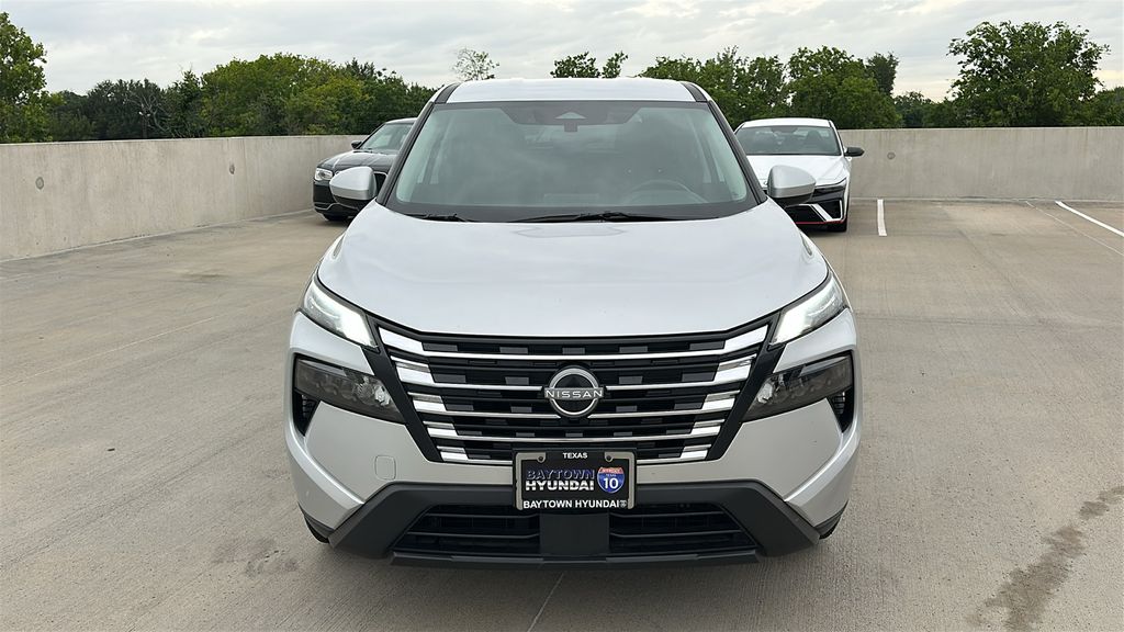2025 Nissan Rogue SV Silver at Bravo Nissan