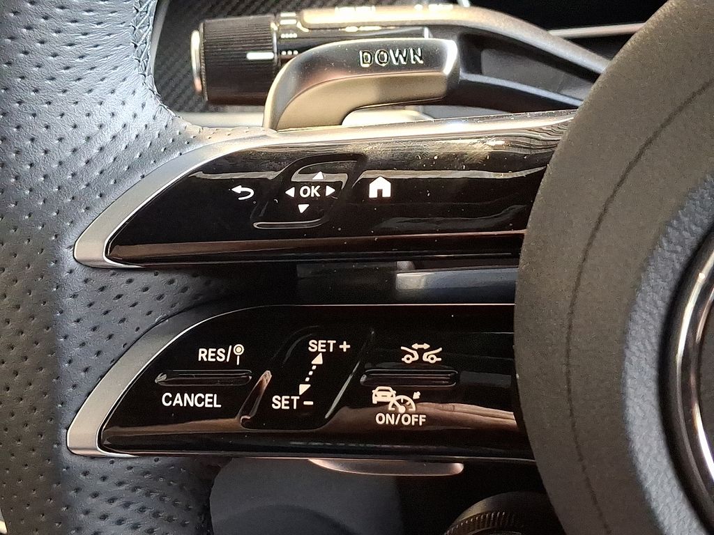 Thumbnail: 2025 Mercedes-Benz GLC - 11