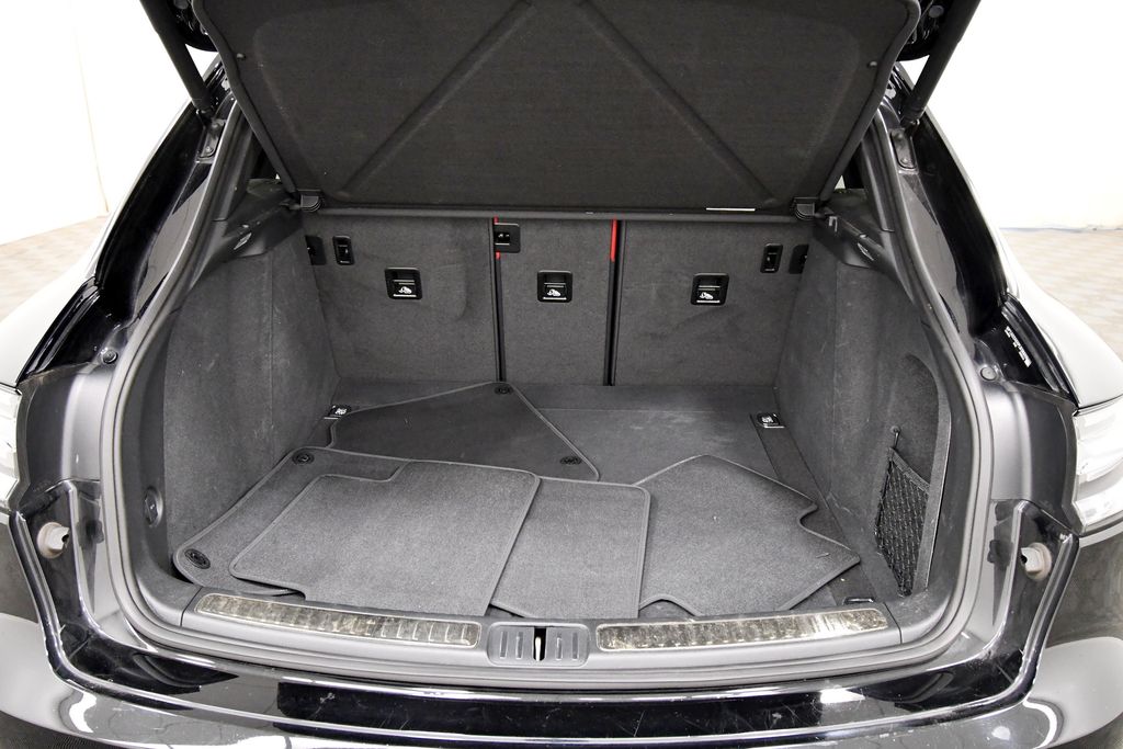Used 2023 Porsche Macan SUV