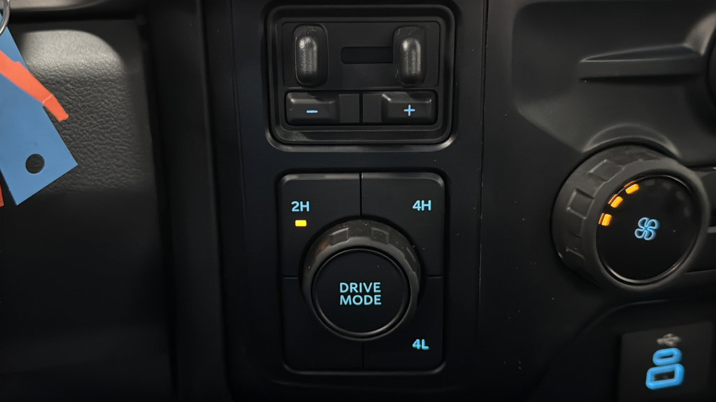 Used 2023 Oxford White Ford XL image 27