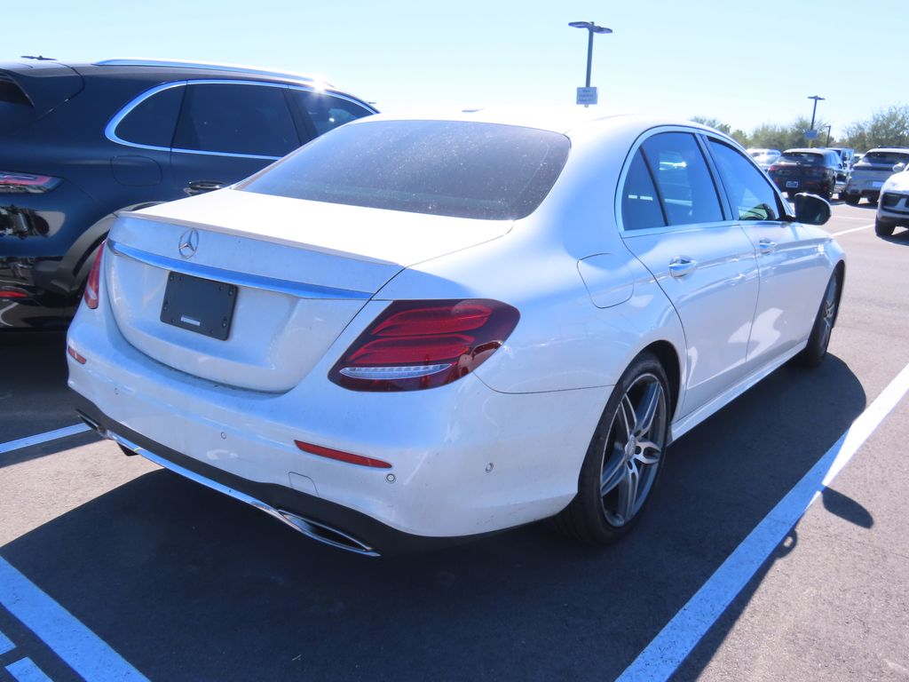 Thumbnail: 2017 Mercedes-Benz E-Class - 4