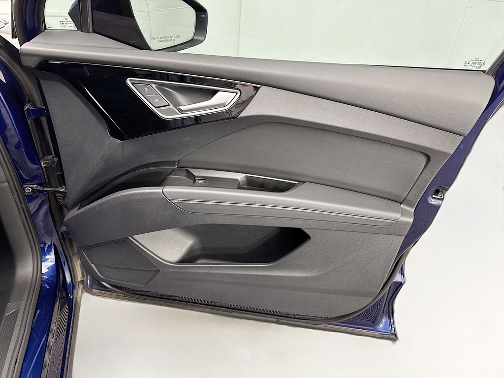 Thumbnail: 2023 Audi Q4 e-tron - 24