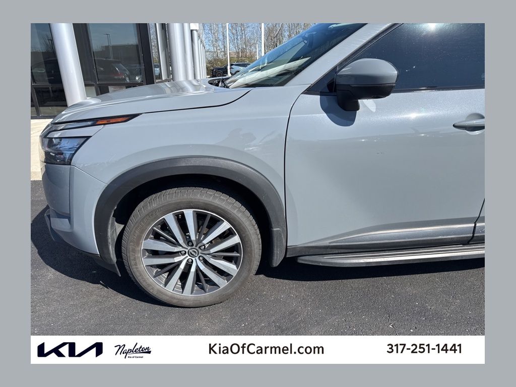 Boulder Gray Pearl 2022 Nissan Pathfinder Platinum 4WD SUV / Crossover All-Wheel Drive 9-Speed Automatic