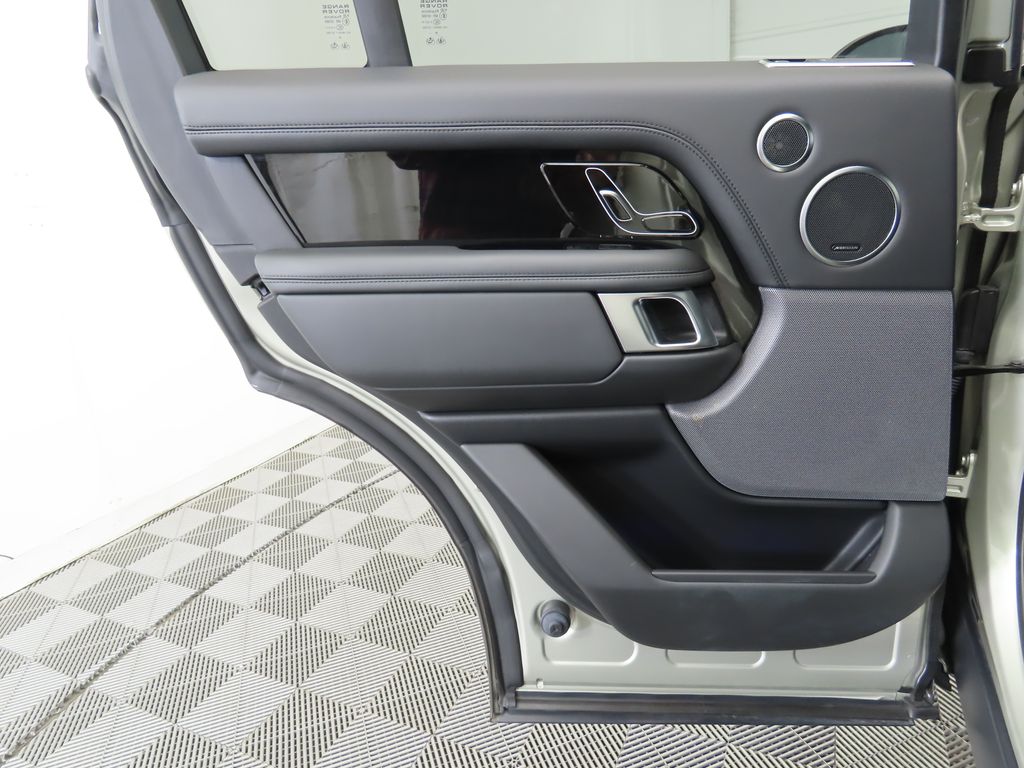 Thumbnail: 2021 Land Rover Range Rover - 27