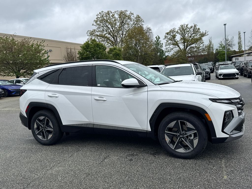 2025 Hyundai Tucson SEL photo 2
