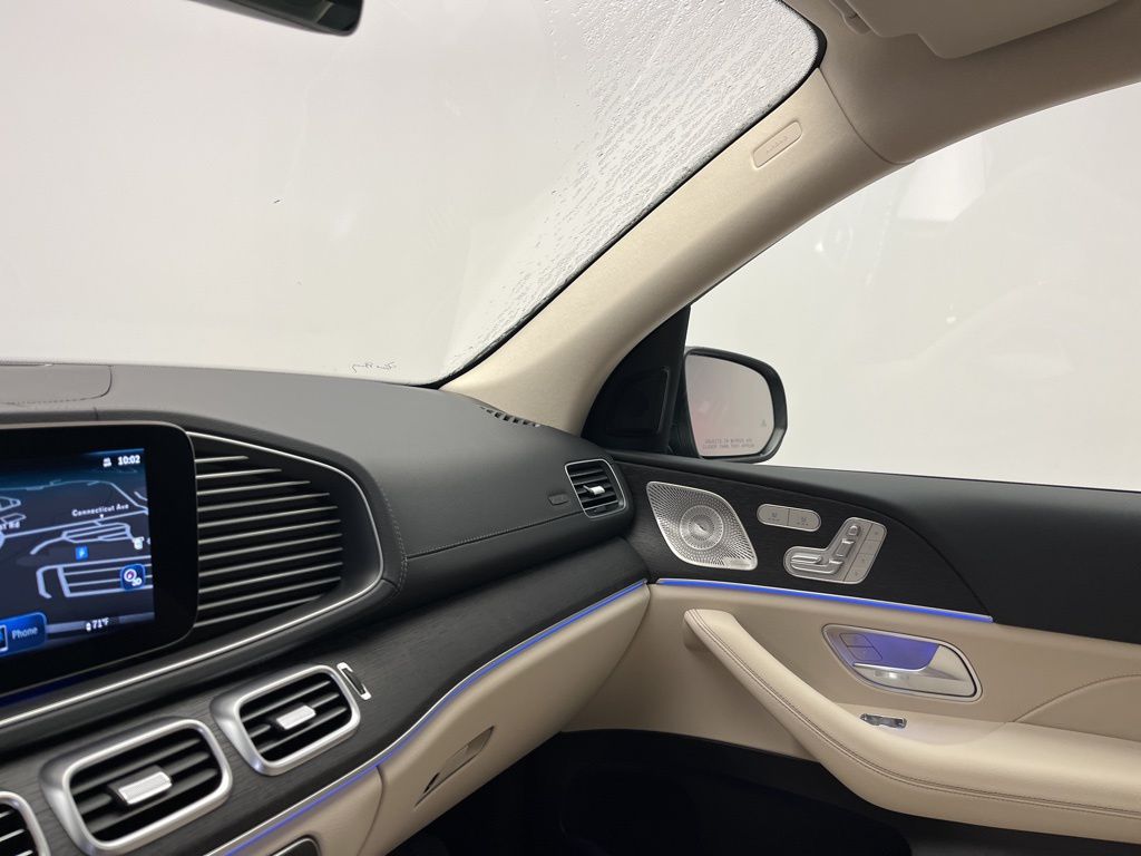 Thumbnail: 2026 Mercedes-Benz GLS - 21