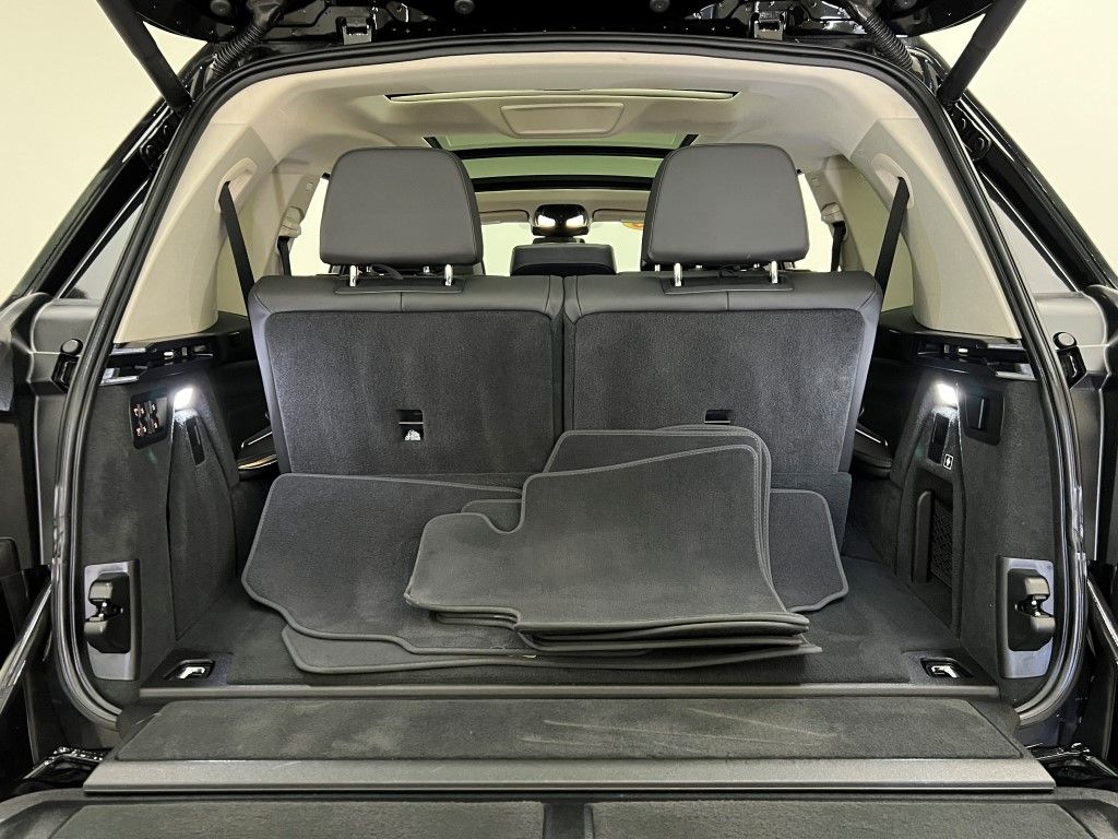 Thumbnail: 2023 BMW X7 - 7