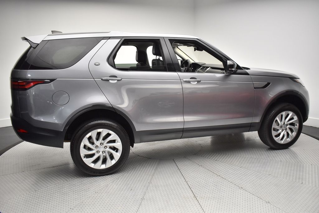 Thumbnail: 2024 Land Rover Discovery - 4