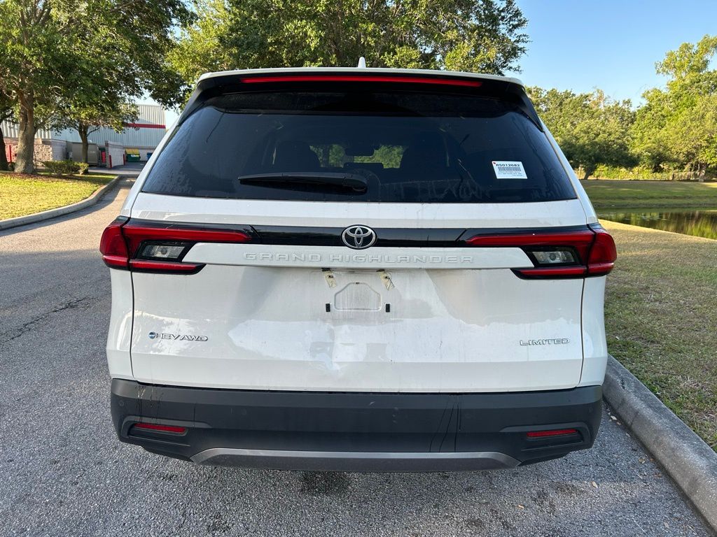 2024 Toyota Grand Highlander Limited 4