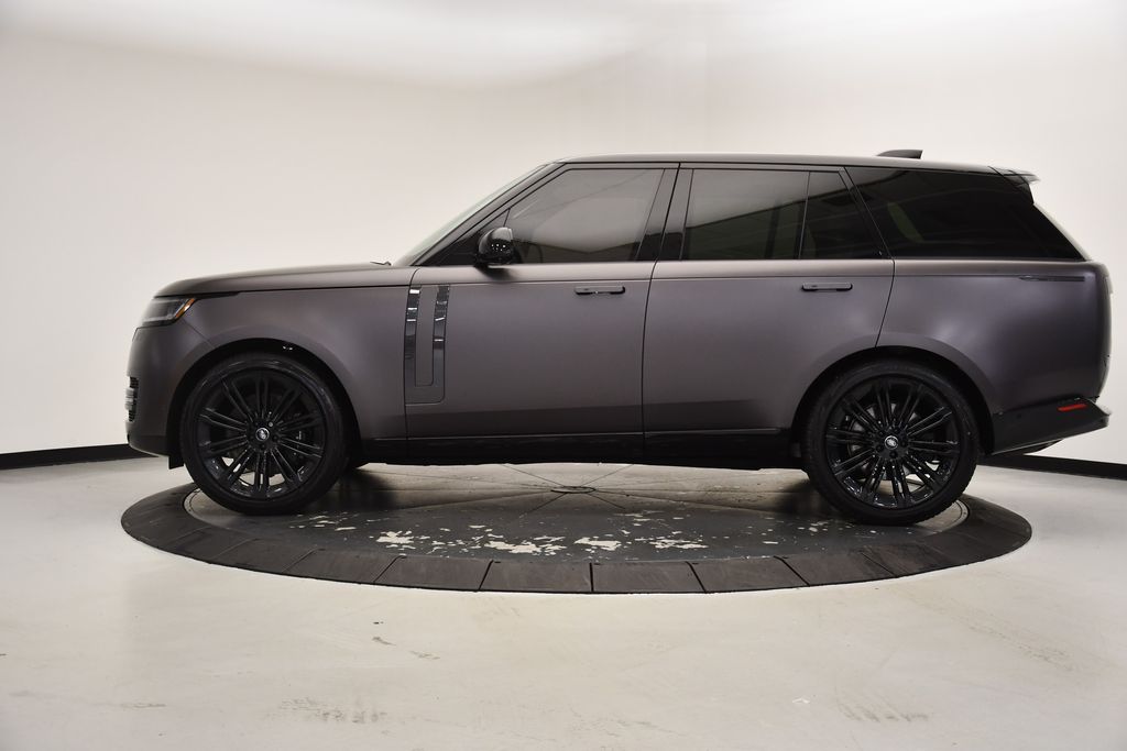 2024 Land Rover Range Rover SE 2