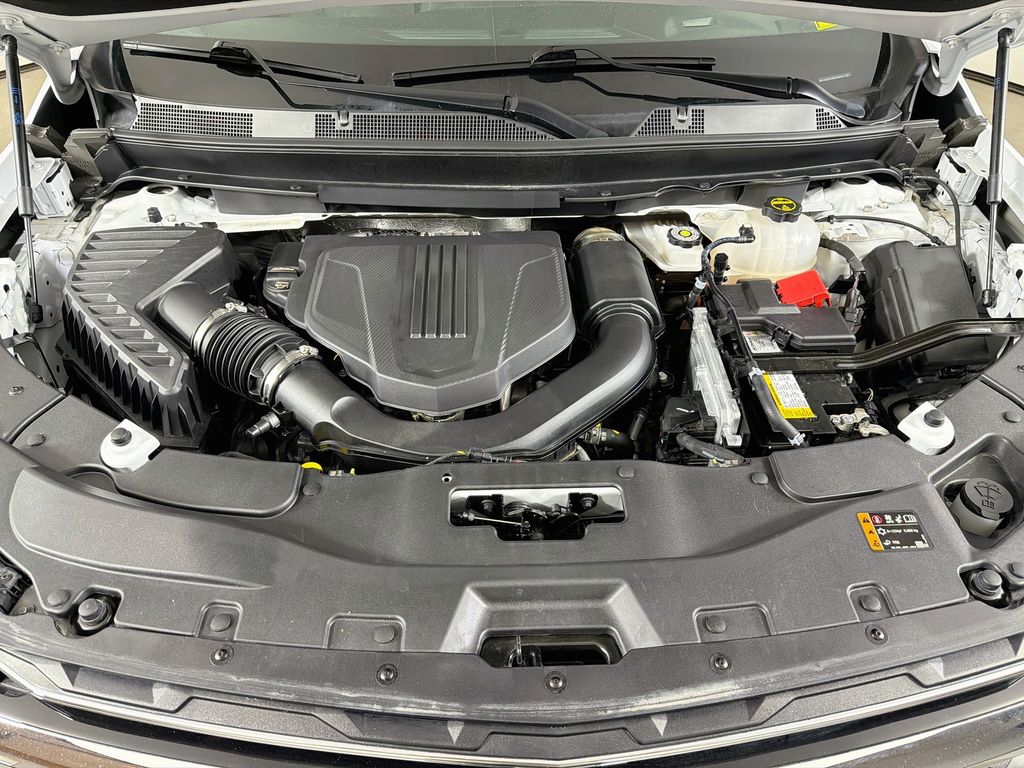 Used 2025 Chevrolet Traverse SUV