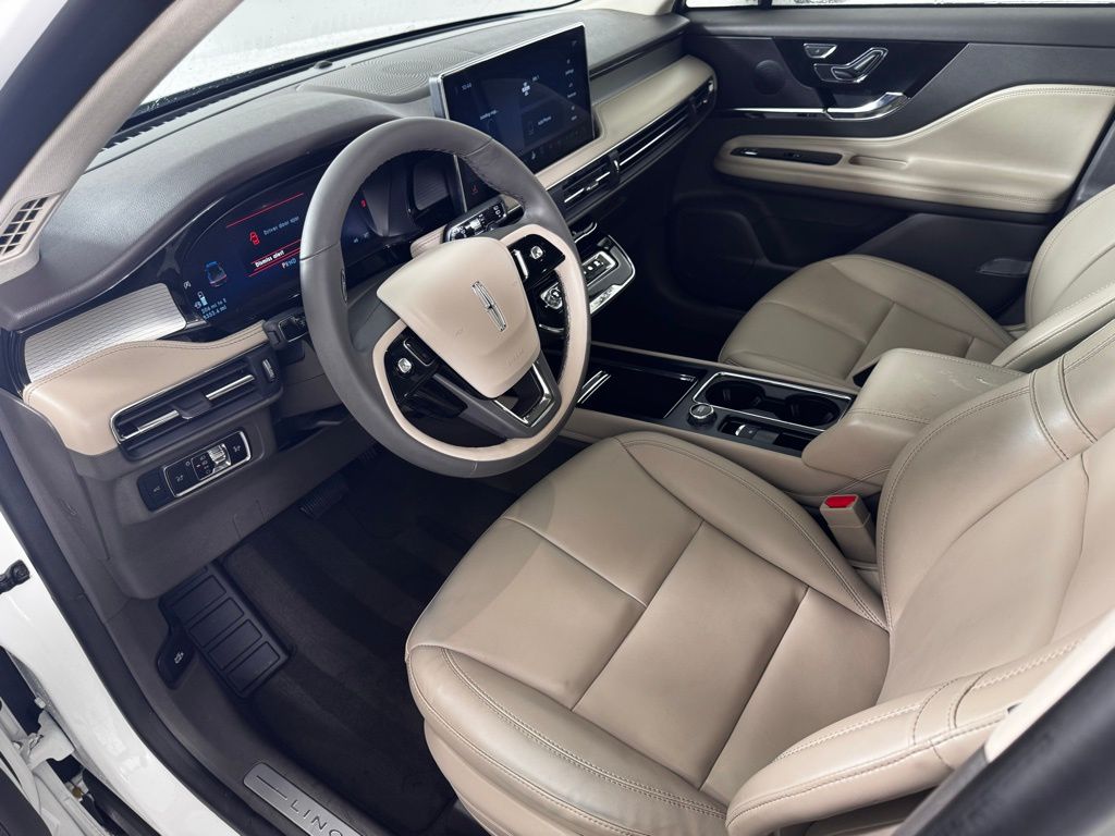 Certified Used 2024 White Lincoln Premiere image 2