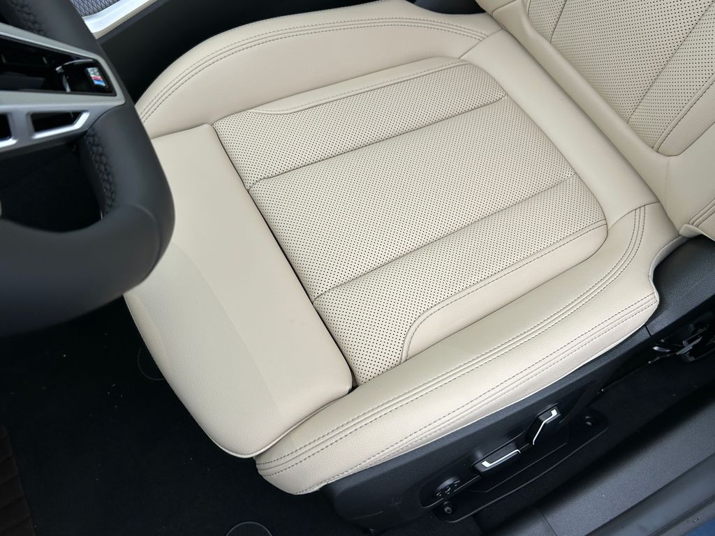 Thumbnail: 2026 BMW 3 Series - 15