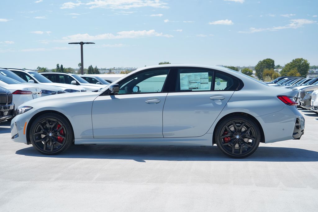 Thumbnail: 2026 BMW 3 Series - 4