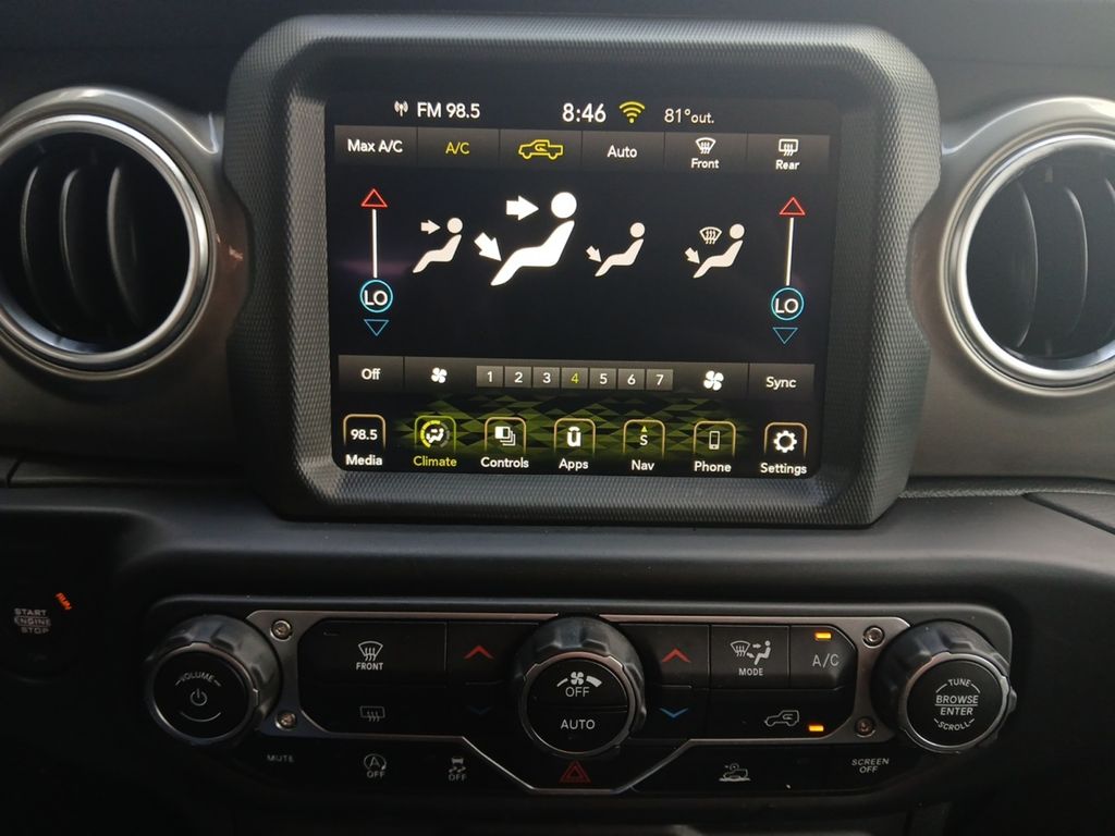 Used Car 2023 Jeep Gladiator  Overland For Sale Under $35,000 In Austin, Texas