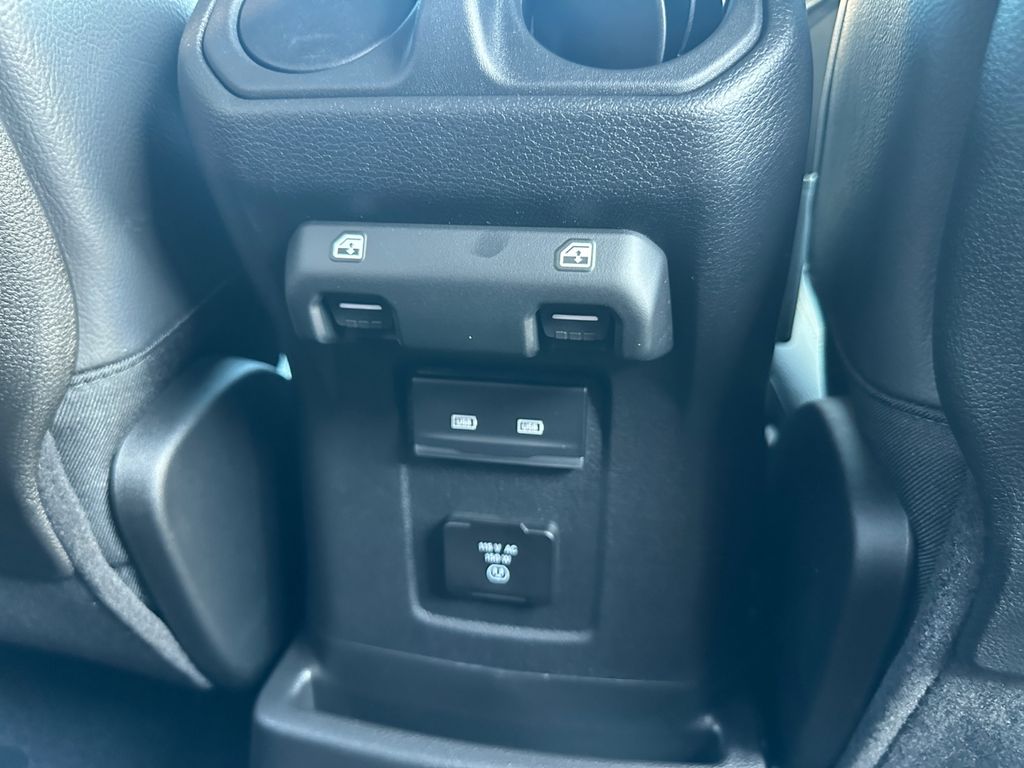 2025 Jeep Wrangler 4-Door Sahara - Photo 16