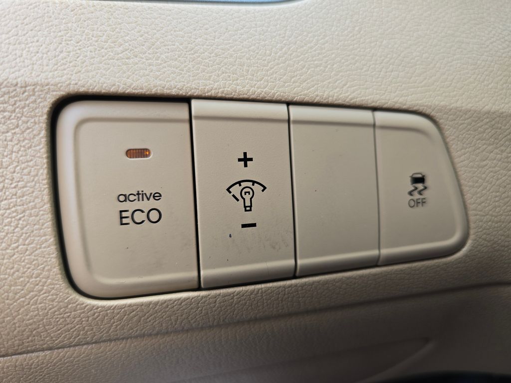2013 Hyundai Elantra GLS photo 29