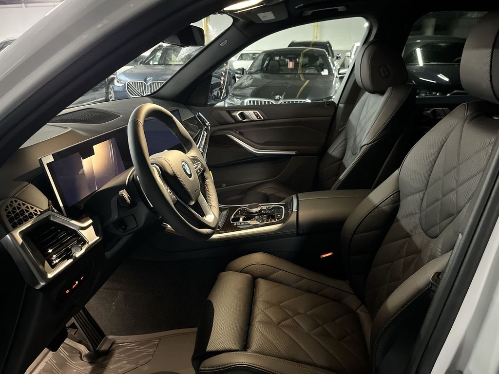 Thumbnail: 2026 BMW X5 - 11