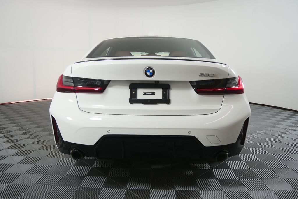 Thumbnail: 2026 BMW 3 Series - 4
