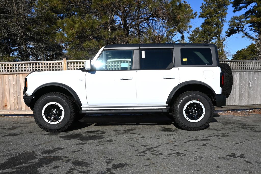 2024 Ford Bronco Outer Banks 2