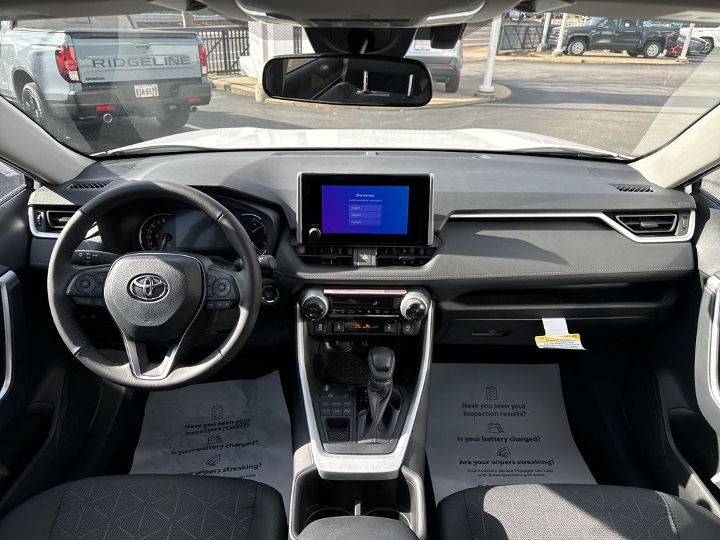 2024 Toyota RAV4 XLE photo